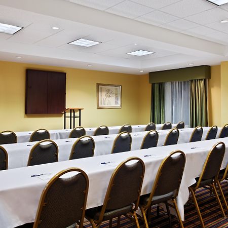 Holiday Inn Express Richmond-Brandermill-Hull Street By Ihg מראה חיצוני תמונה
