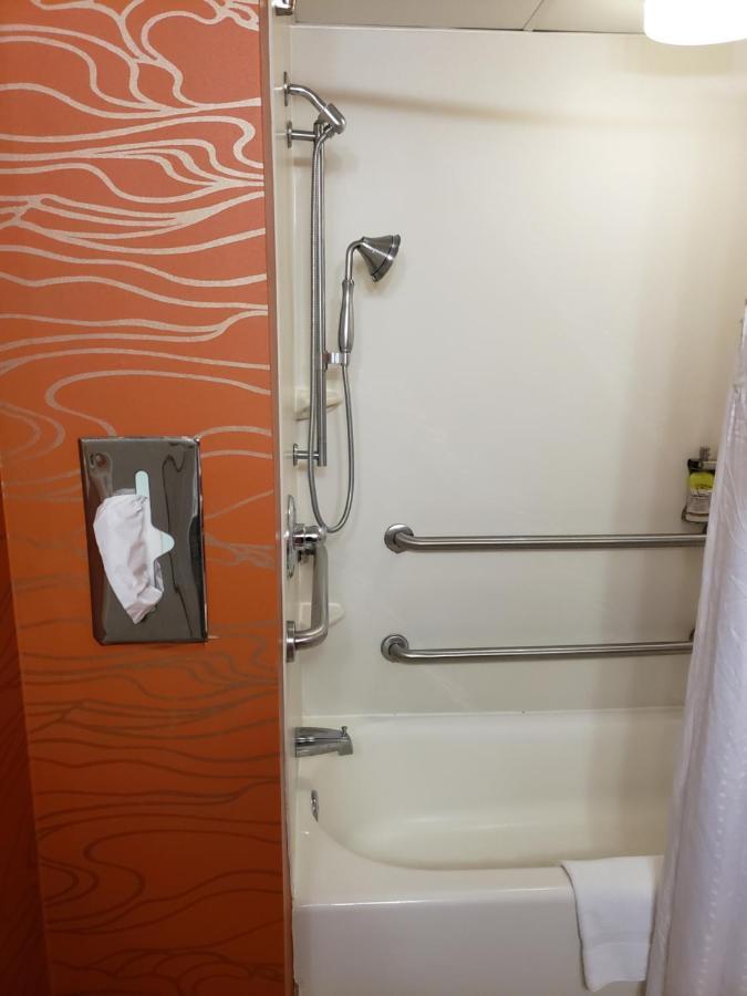 Holiday Inn Express Richmond-Brandermill-Hull Street By Ihg מראה חיצוני תמונה